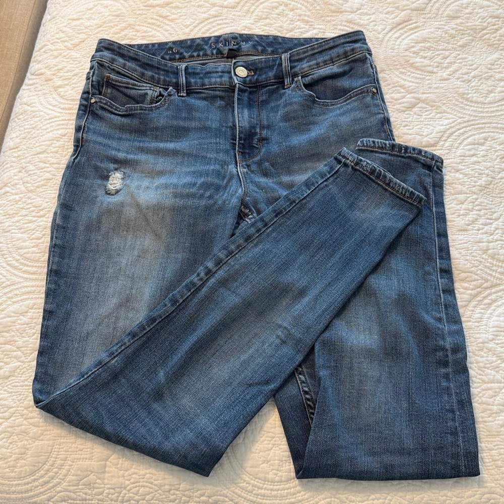 WHBM The Skinny distressed jeans